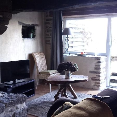 Petite Maison Dans Les Monts D'Arree Ty Coz Commana ภายนอก รูปภาพ