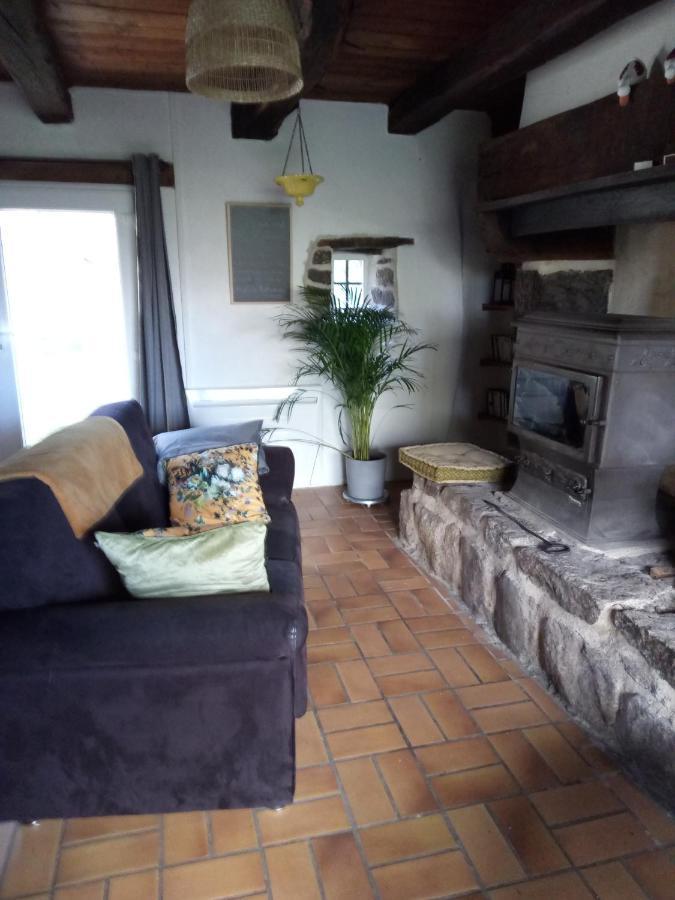 Petite Maison Dans Les Monts D'Arree Ty Coz Commana ภายนอก รูปภาพ