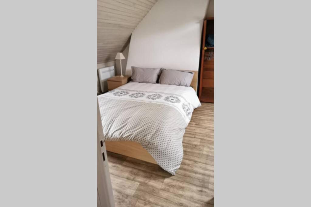 Petite Maison Dans Les Monts D'Arree Ty Coz Commana ภายนอก รูปภาพ
