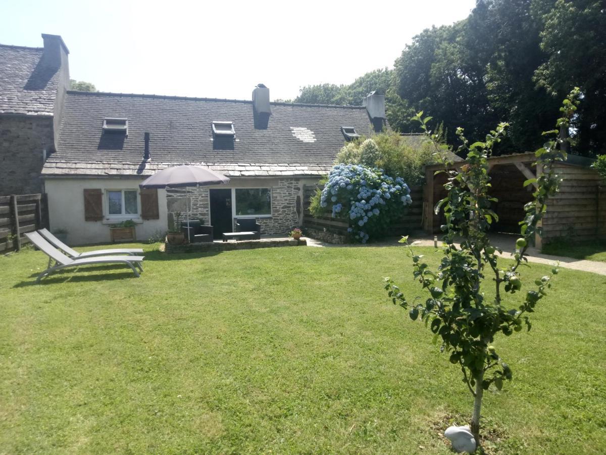 Petite Maison Dans Les Monts D'Arree Ty Coz Commana ภายนอก รูปภาพ